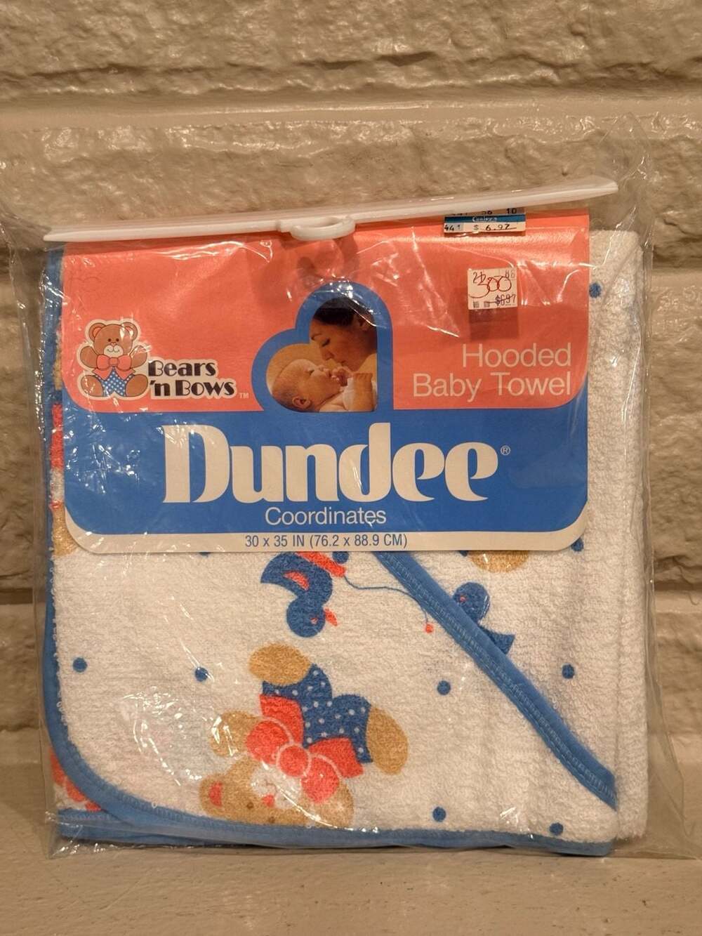 Vintage Dundee Bears 'n Bows Hooded Baby Towel, 30 x 35” Woven Terrycloth
